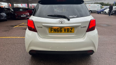 Toyota Yaris 1.33 VVT-i Design 5dr Petrol Hatchback